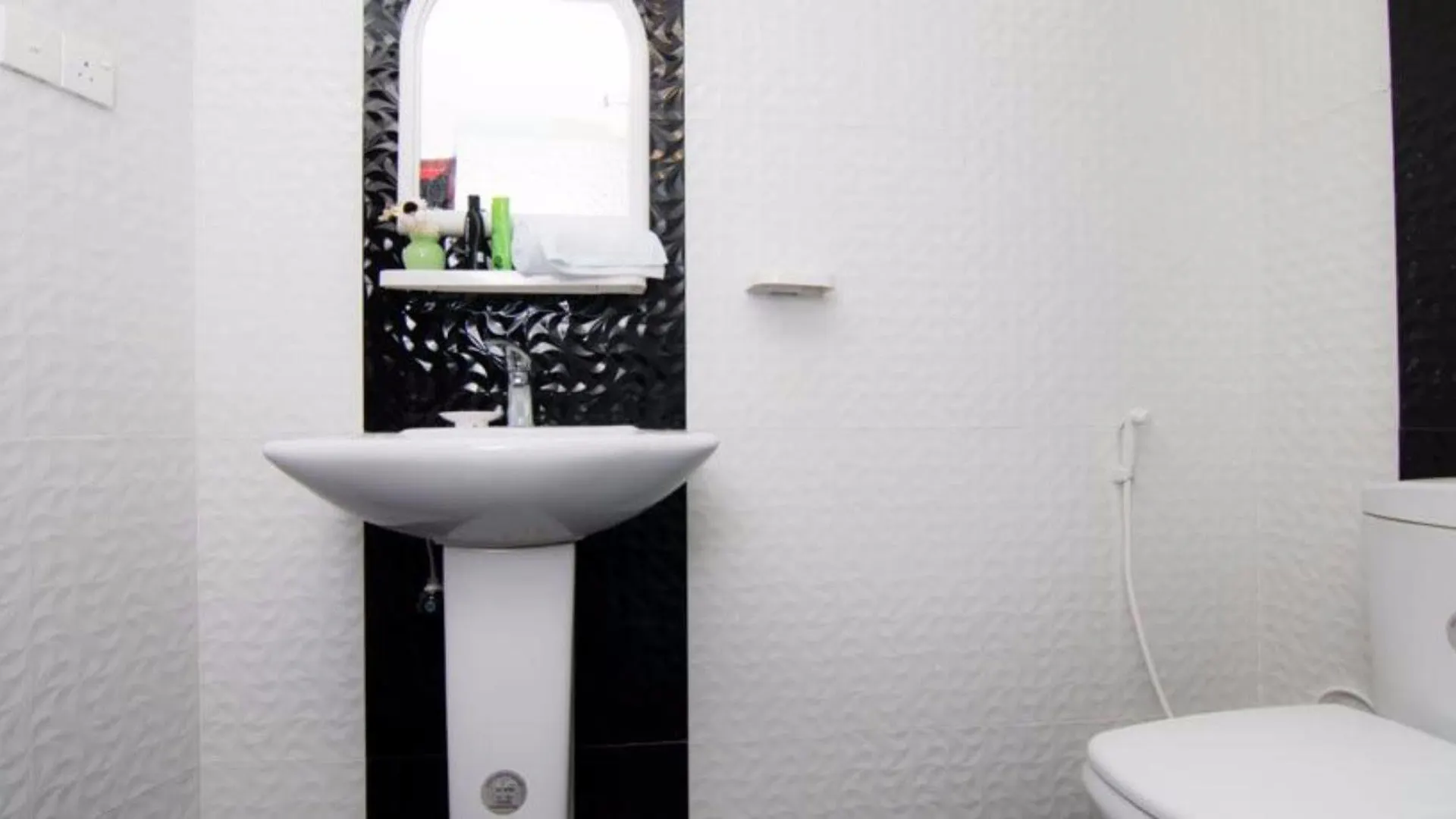 كاندي Owinwil Boutique Hotel